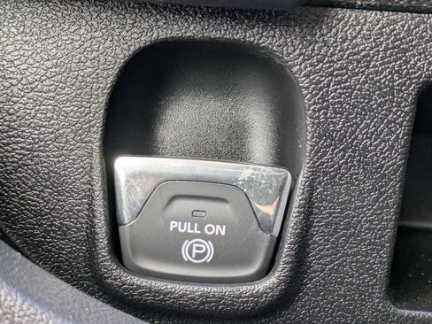 New 2025 RAM ProMaster 2500 w/ Premium Convenience Group FWD image 28