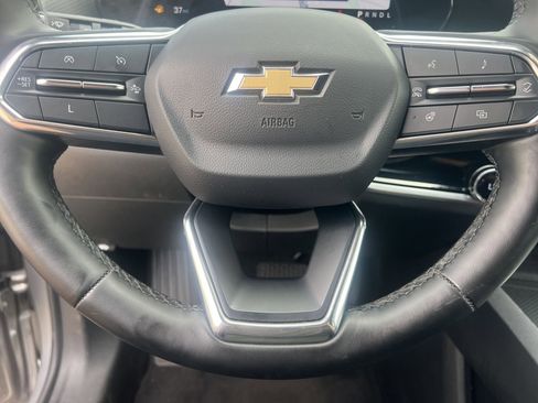 Used 2025 Chevrolet Equinox LT w/ Convenience Package II FWD image 8