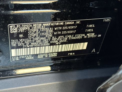 New 2025 Toyota RAV4 XLE image 27