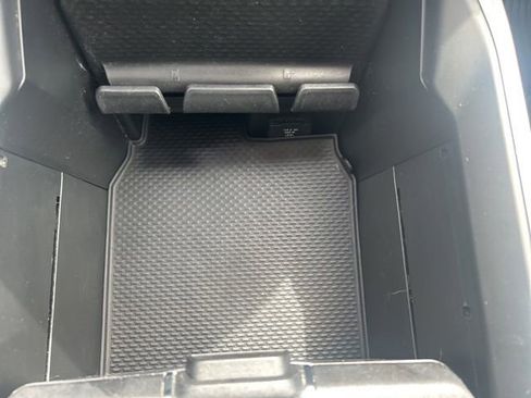 Used 2019 RAM 1500 Laramie AWD/4WD image 13