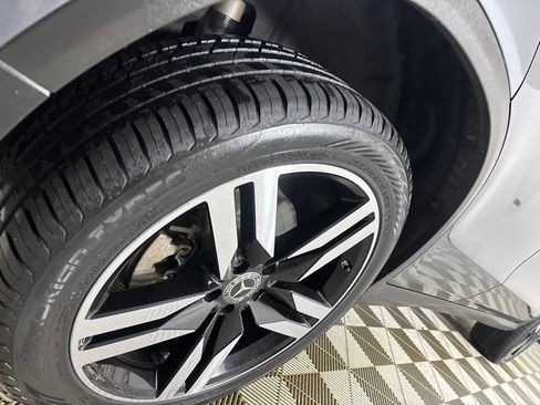 Used 2021 Mercedes-Benz GLC 300 4MATIC image 32
