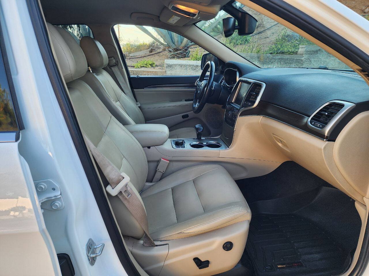 Used 2015 Jeep Grand Cherokee Limited AWD/4WD image 17