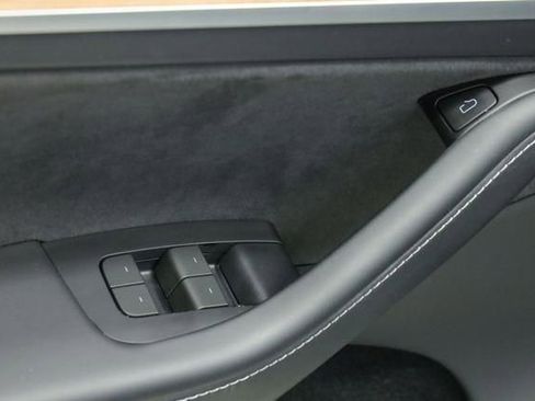 Used 2024 Tesla Model Y Performance AWD/4WD image 30