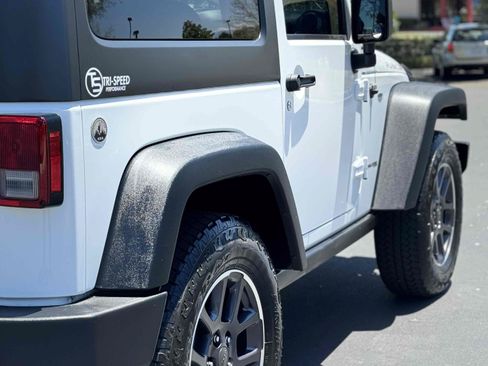Used 2018 Jeep Wrangler Rubicon w/ Power Convenience Group AWD/4WD image 37