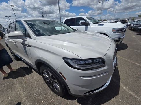 Used 2023 Lincoln Nautilus AWD w/ Premium Package image 2