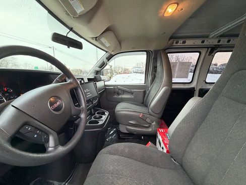 Used 2019 GMC Savana 2500 w/ Driver Convenience Package RWD image 11