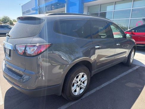 Used 2013 Chevrolet Traverse LS FWD image 3