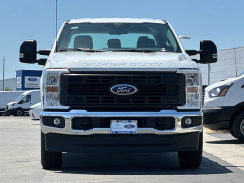 New 2026 Ford F250 XL w/ XL Chrome Package AWD/4WD image 8