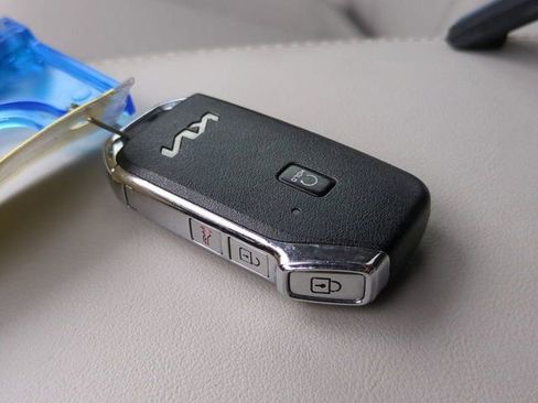 Certified 2023 Kia Sorento S FWD image 29