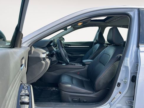 Used 2025 Nissan Altima 2.5 SR w/ SR Premium Package image 15