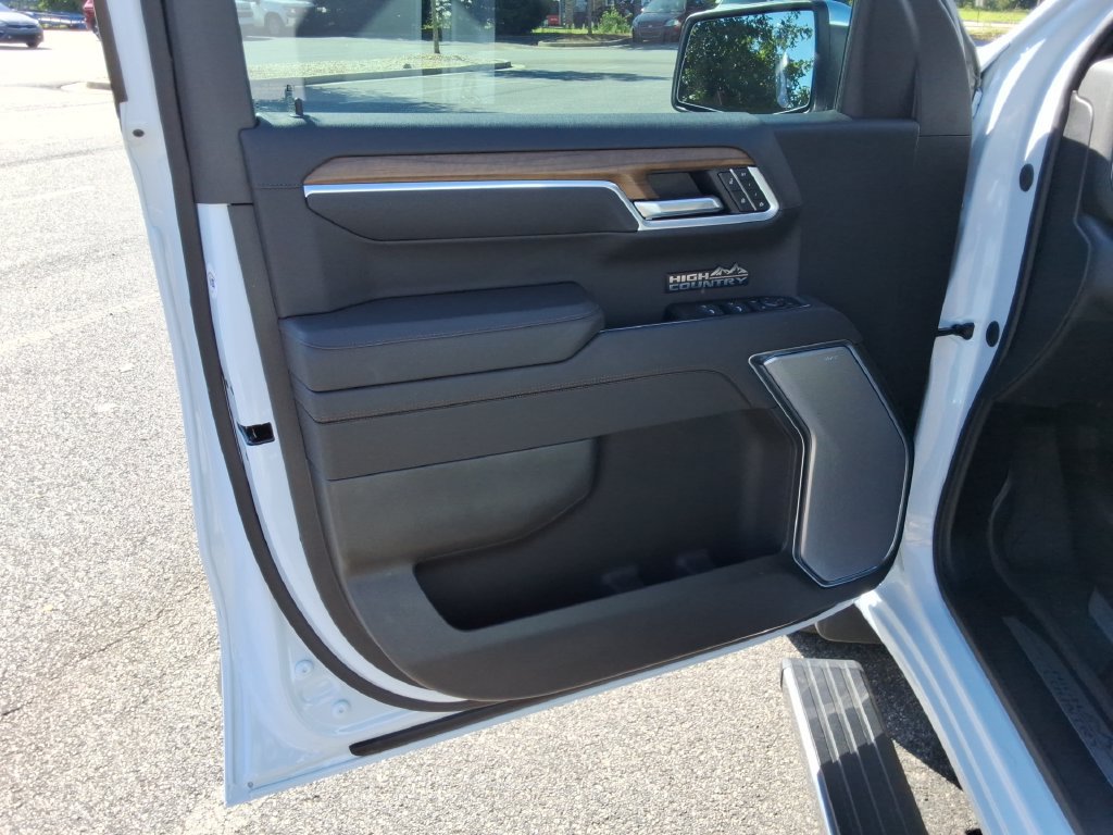 Certified 2026 Chevrolet Silverado 1500 High Country AWD/4WD image 22