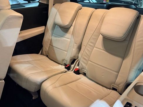 Used 2021 Mercedes-Benz GLS 580 4MATIC image 13