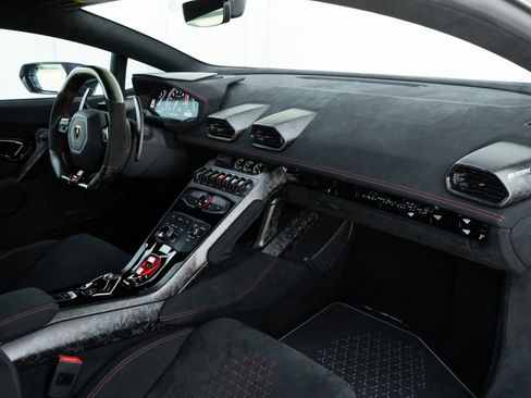 Used 2018 Lamborghini Huracan Performante image 15