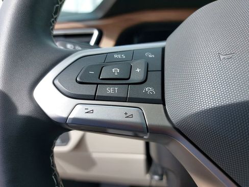 New 2026 Volkswagen Atlas SE FWD image 14