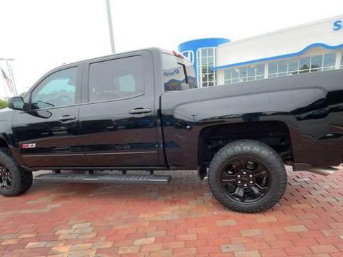Used 2017 Chevrolet Silverado 1500 LTZ Z71 w/ LTZ Plus Package AWD/4WD image 7