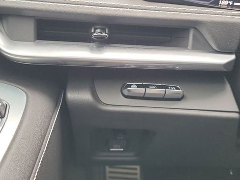 Used 2021 Chevrolet Corvette Stingray Preferred Cpe w/ Z51 Performance Package image 31