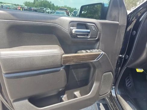 Used 2022 Chevrolet Silverado 1500 LT AWD/4WD image 8