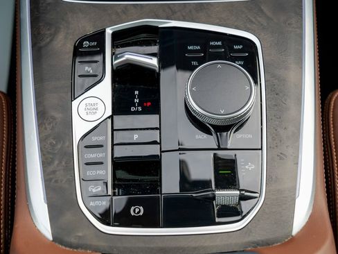 Used 2023 BMW X7 xDrive40i w/ Premium Package image 57