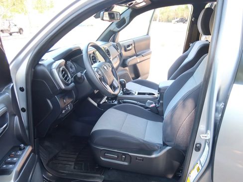 Used 2023 Toyota Tacoma TRD Off-Road w/ Black Out Package (TMS) AWD/4WD image 10