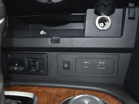 Used 2024 Nissan Armada SL image 31