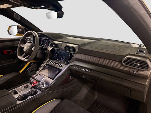 Used 2024 Lamborghini Urus Performante image 14