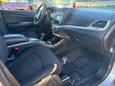 Used 2018 Dodge Journey SE image 10