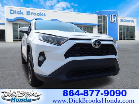 Used 2019 Toyota RAV4 XLE w/ Convenience Package AWD/4WD image 1