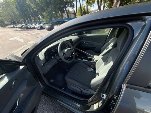 New 2026 Hyundai Elantra SE FWD image 15