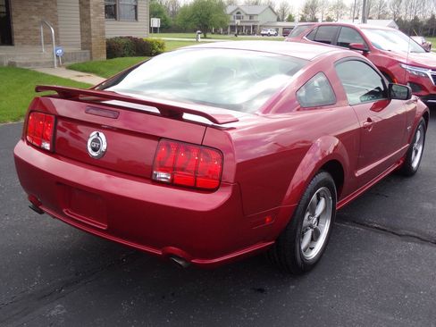 Used 2005 Ford Mustang GT RWD image 5