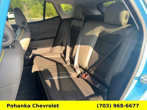 Used 2025 Chevrolet Trax ACTIV w/ Sunroof Package FWD image 27