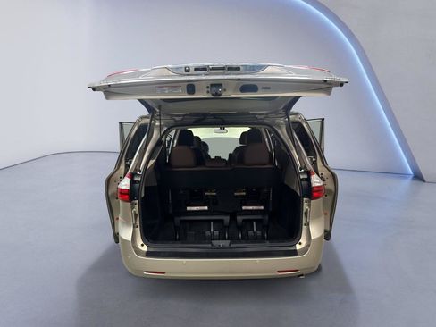Used 2015 Toyota Sienna Limited Premium AWD/4WD image 13