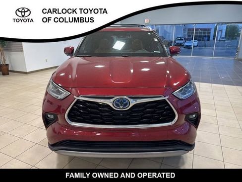 Used 2023 Toyota Highlander Platinum image 4