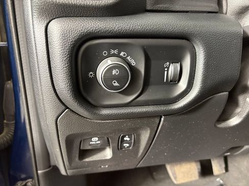 Used 2020 RAM 1500 Sport w/ Comfort & Convenience Group AWD/4WD image 13