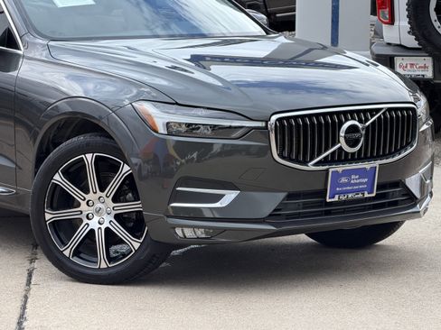 Used 2021 Volvo XC60 T5 Inscription FWD image 2