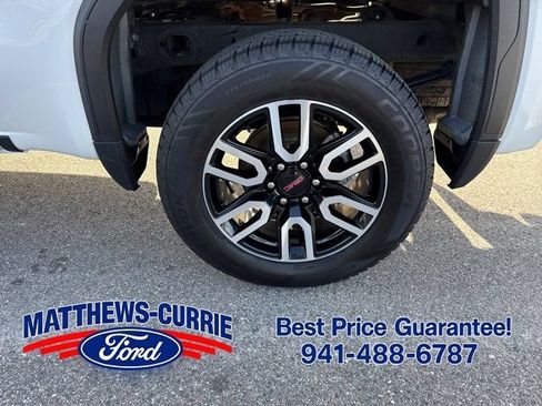 Used 2024 GMC Sierra 1500 AT4 w/ Technology Package AWD/4WD image 16