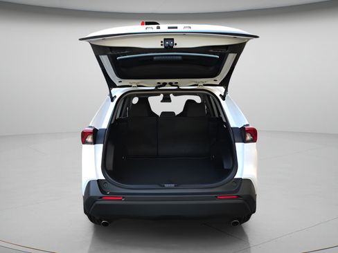 Certified 2024 Toyota RAV4 LE AWD/4WD image 9