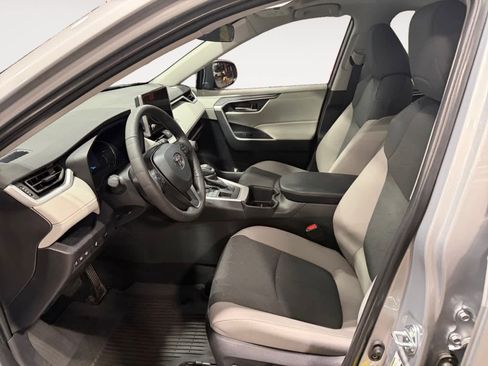 Used 2025 Toyota RAV4 XLE w/ Convenience Package AWD/4WD image 10