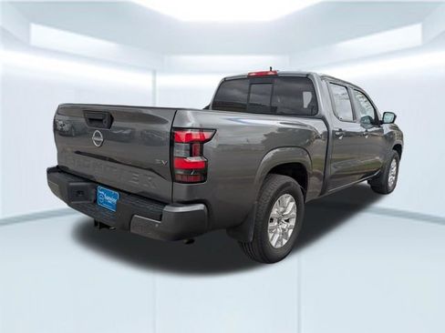 Used 2022 Nissan Frontier SV w/ Technology Package image 5