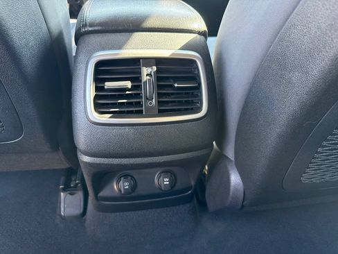 Used 2016 Kia Sorento FWD image 18