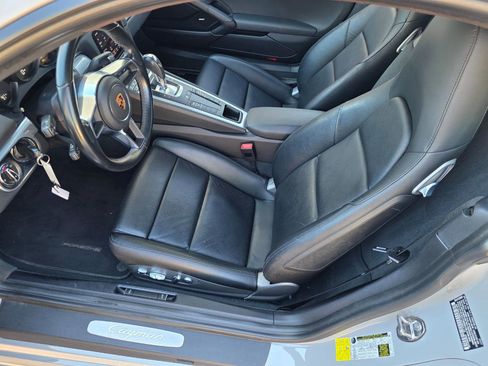 Used 2018 Porsche 718 Cayman Coupe image 39