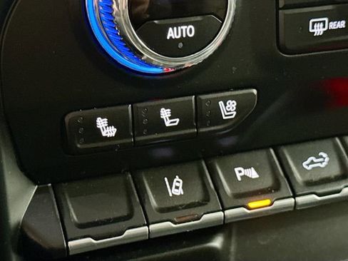 Used 2021 GMC Sierra 3500 AT4 w/ AT4 Premium Plus Package image 22