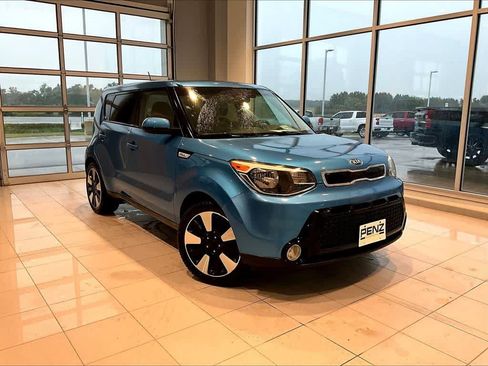 Used 2016 Kia Soul + w/ Designer's Package FWD image 5