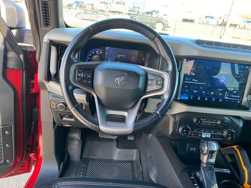 Used 2021 Ford Bronco Badlands image 13