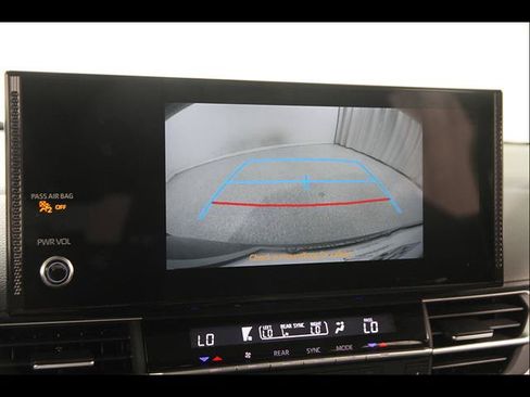 Used 2026 Toyota Sienna XLE FWD image 13