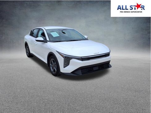 Used 2025 Kia K4 FWD image 1