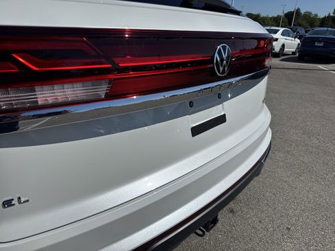 New 2026 Volkswagen Atlas Cross Sport SEL image 31