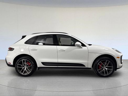 New 2026 Porsche Macan GTS AWD/4WD image 9