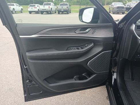 New 2026 Jeep Grand Cherokee Limited image 28