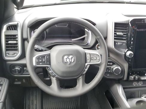 New 2026 RAM 1500 4x4 Crew Cab image 7