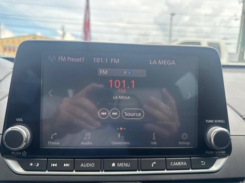 Used 2020 Nissan Altima 2.5 SR FWD image 11